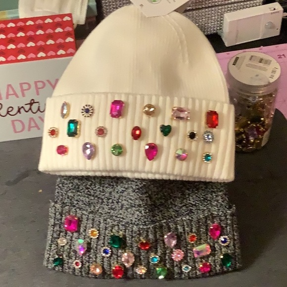 Junk jeweled Beanie - Picture 2 of 4